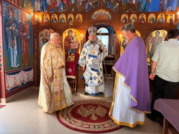 Празнична Света литургия